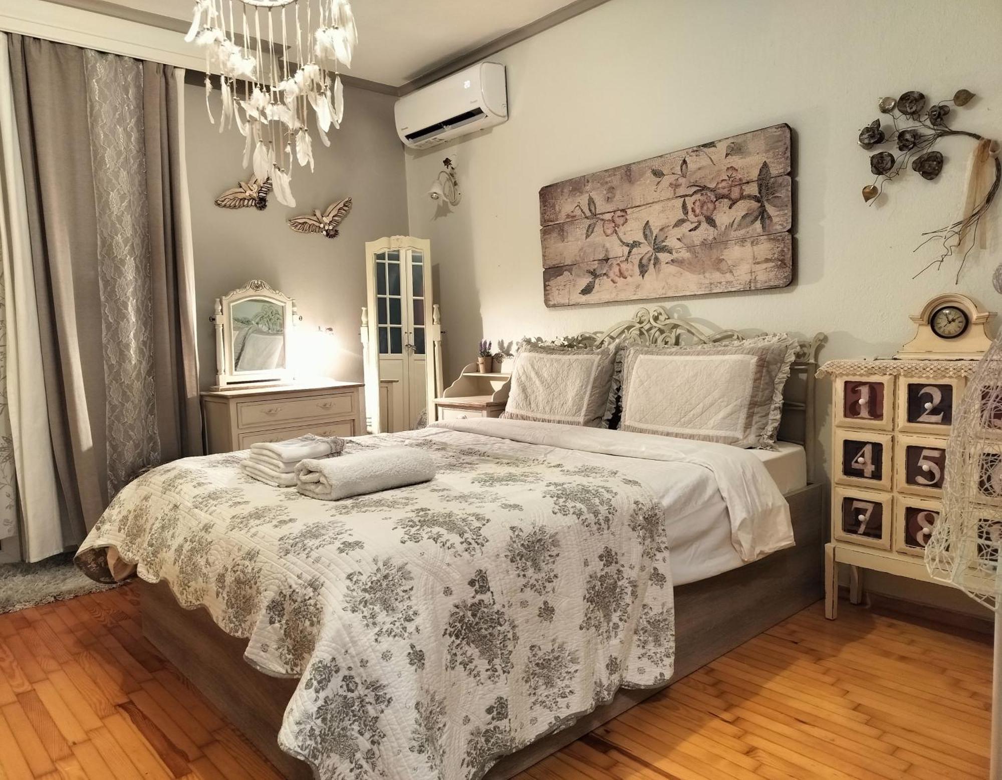 Castleview 2Br Welcome Stay Spacious Lux Apartment เทสซาโลนิกิ ภายนอก รูปภาพ